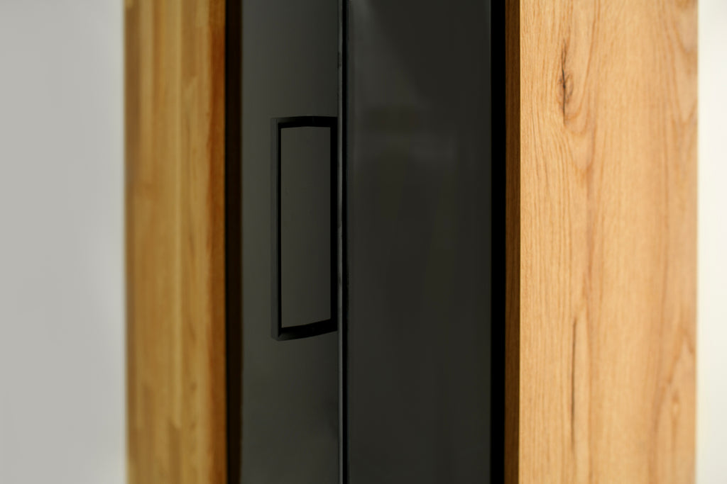 Oak Display Cabinet "Smukła Wieża"
